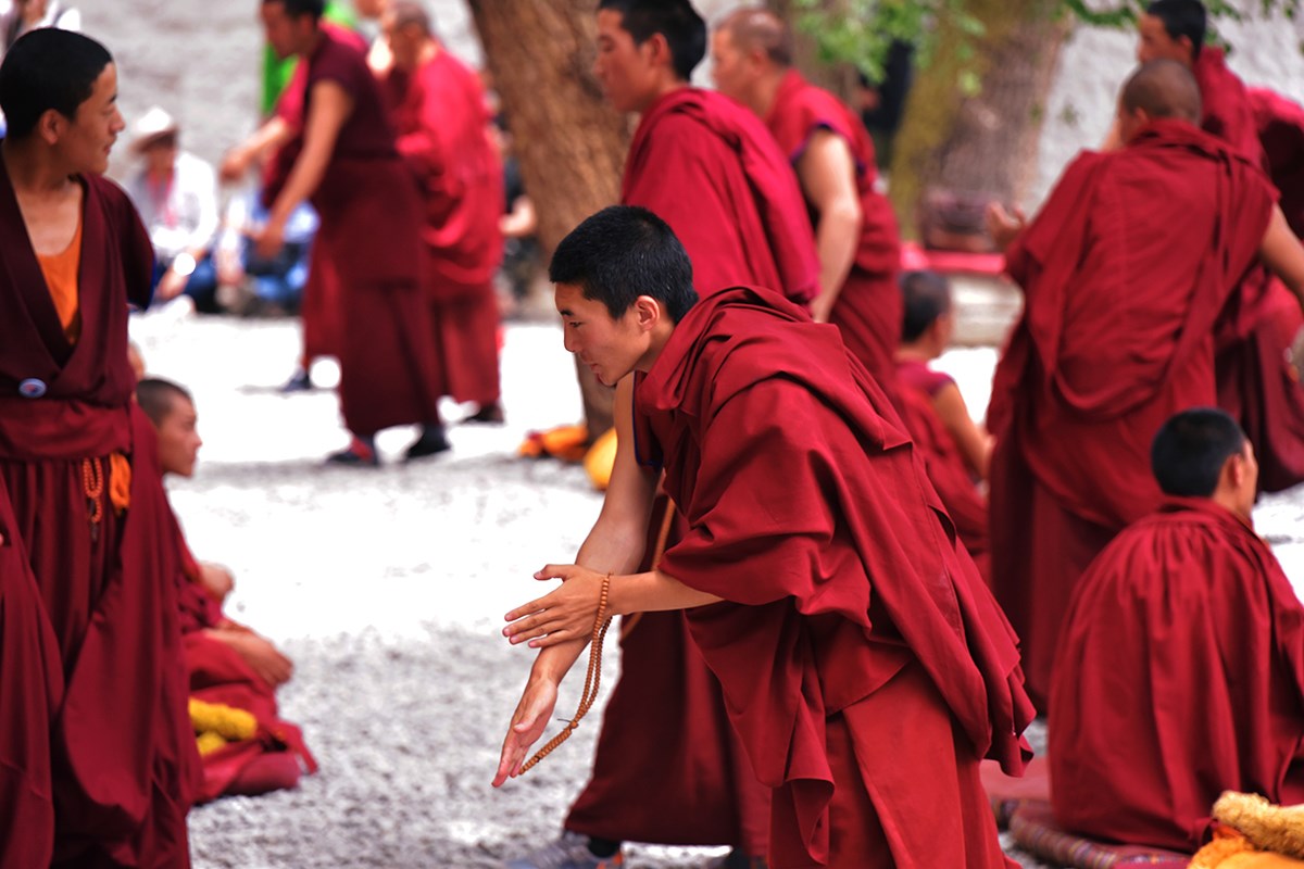 Debate in the Sera Monastery | Photo by Liu Bin