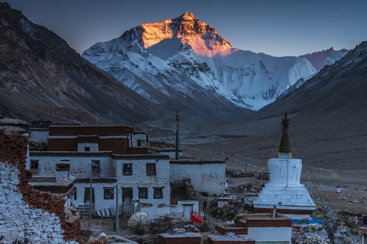 Everest, Qomolangma, Himalaya | Photo by Mr. Zeng