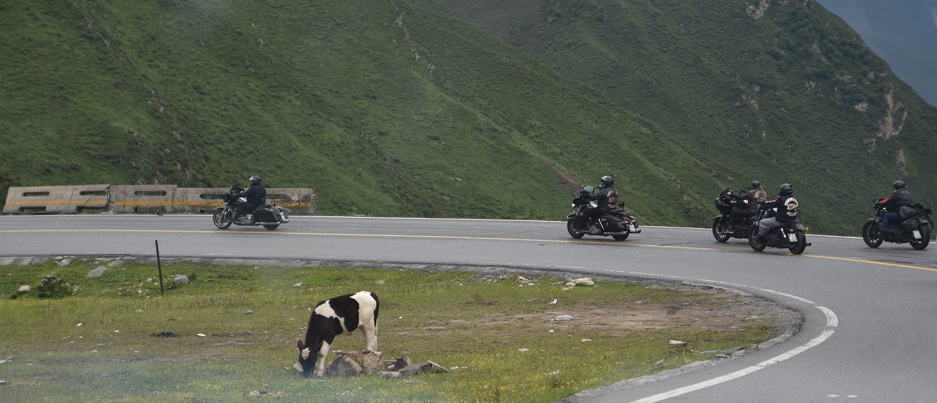 Rental Motorbike Tour from Sichuan to Tibet on G318 Highway