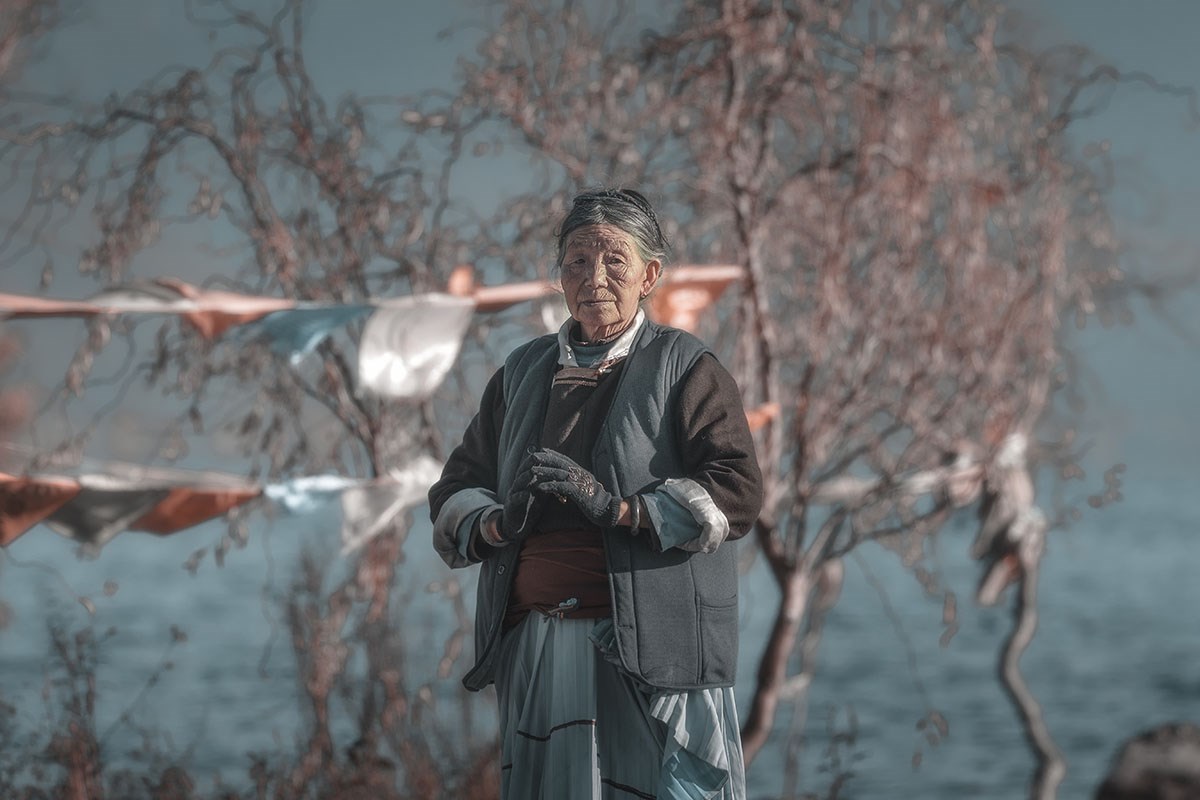 Old Women by Lugu Lake | Photo by Min Zhao