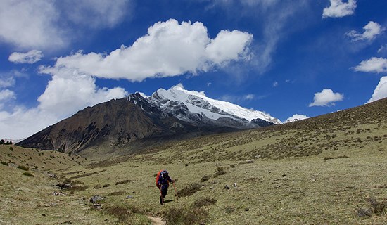 Trekking at Genyen Mountain in Kham