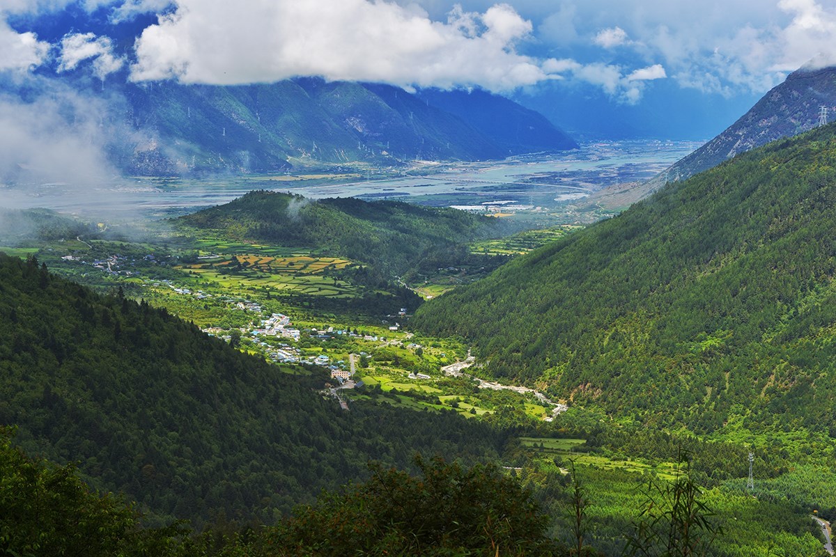 Beautiful Landscape of Linzhi (Nyingchi) | Photo by Liu Bin