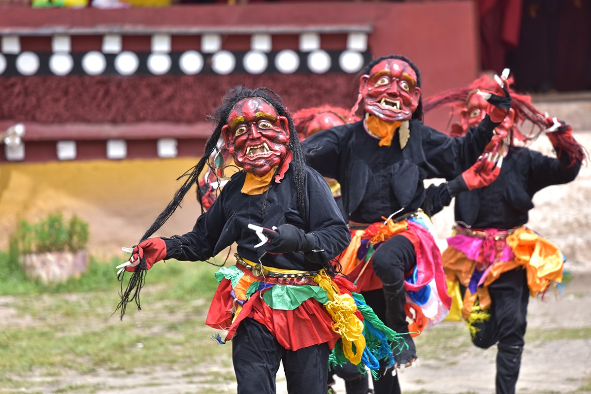 Mask Dance Festival at Huiyuan Temple | Photo by Liu Bin