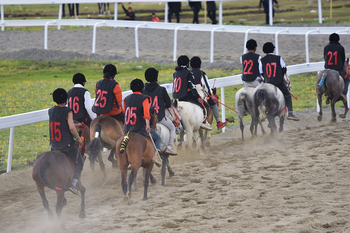 Litang Horse Racing Festival | Photo by Liu Bin