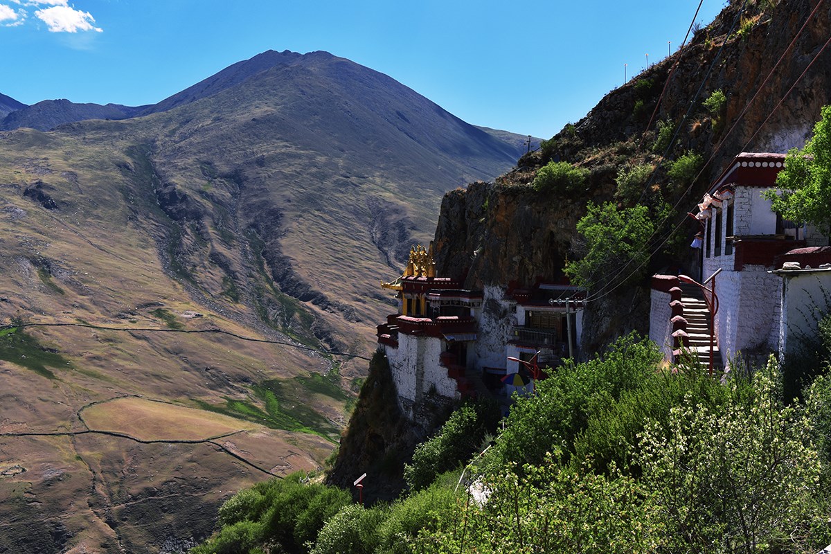 Drak Yerpa Monastery | Photo by Liu Bin