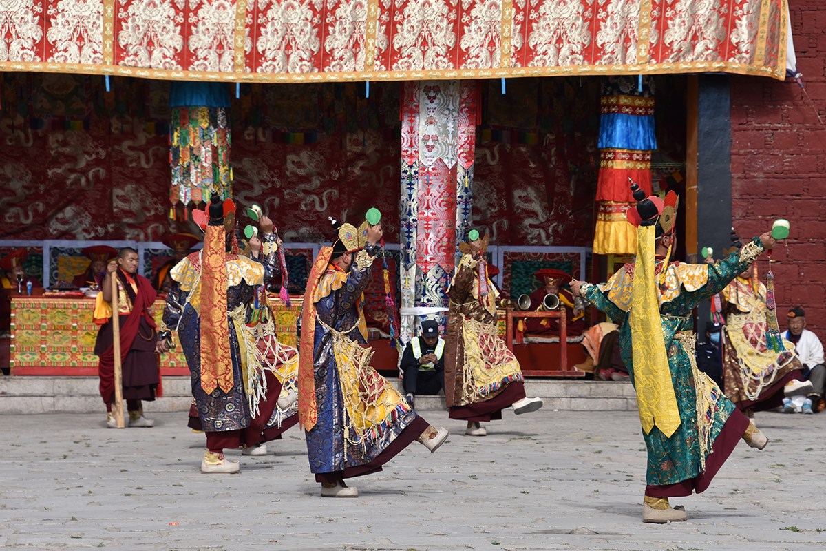 Mask Dance Festival during Great Prayer in Summer | Photo by Yang Zeru