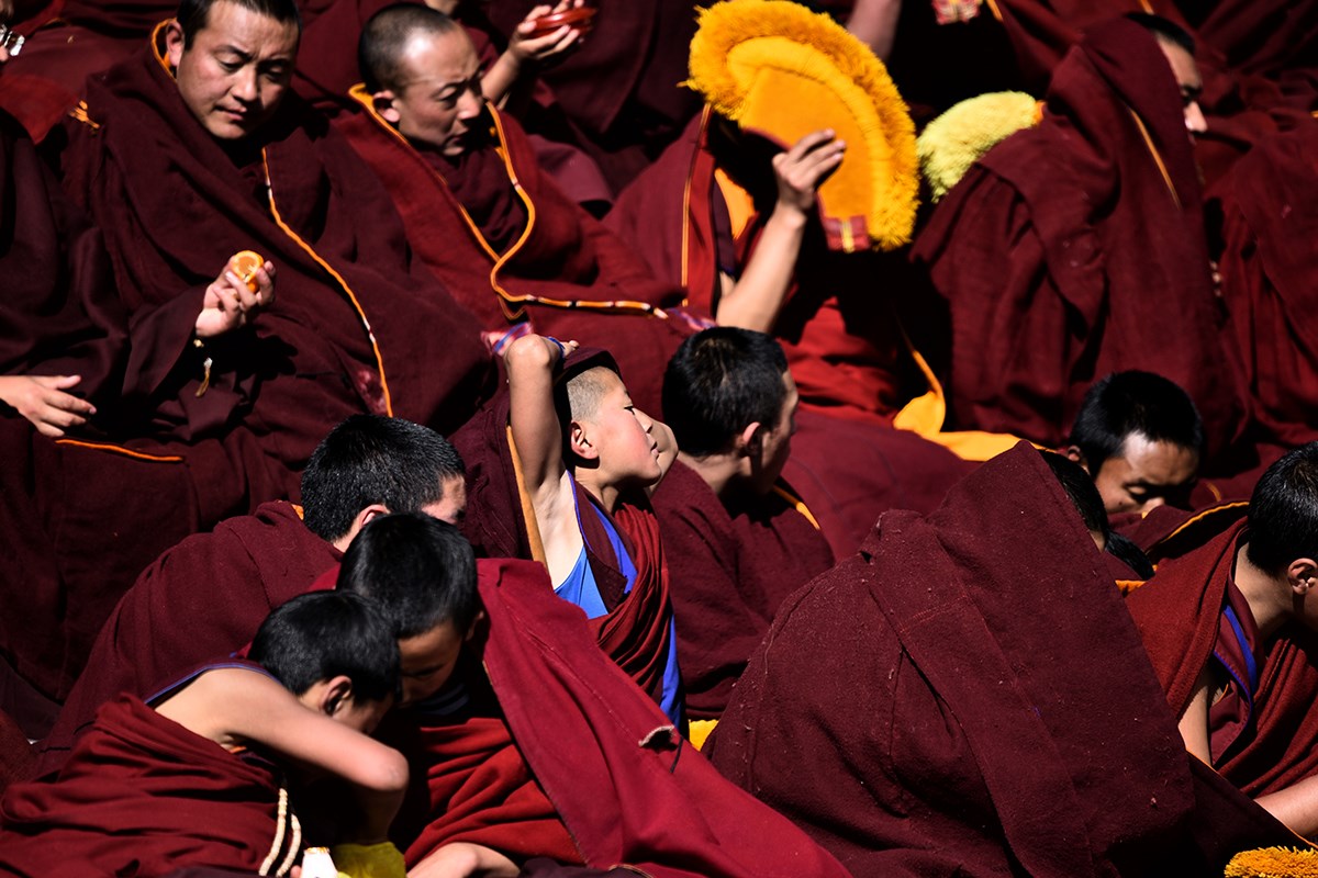 Monks in Aba | Photo by Liu Bin
