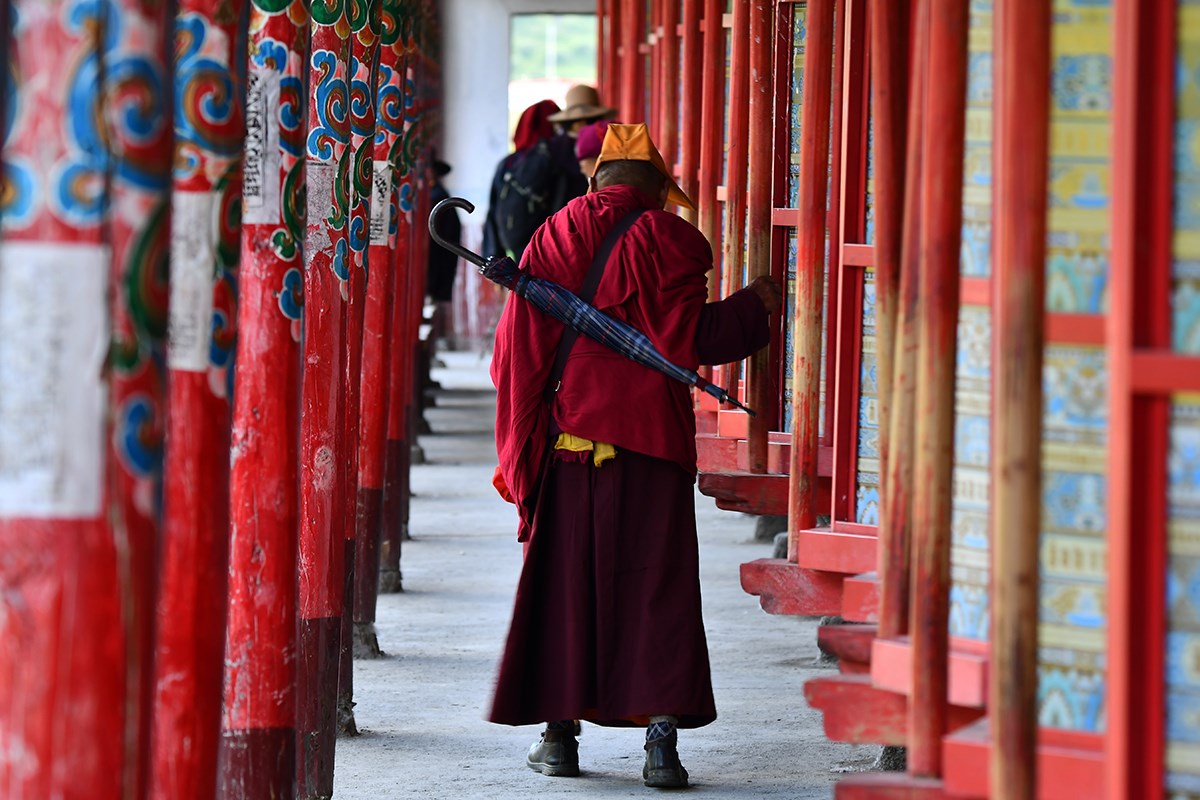 Prayer Wheels of Tagong Monastery | Photo by Liu Bin