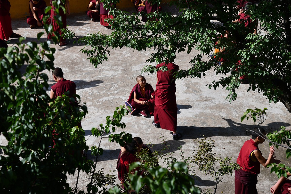 Debate in Ganzi Monastery | Photo by Liu Bin