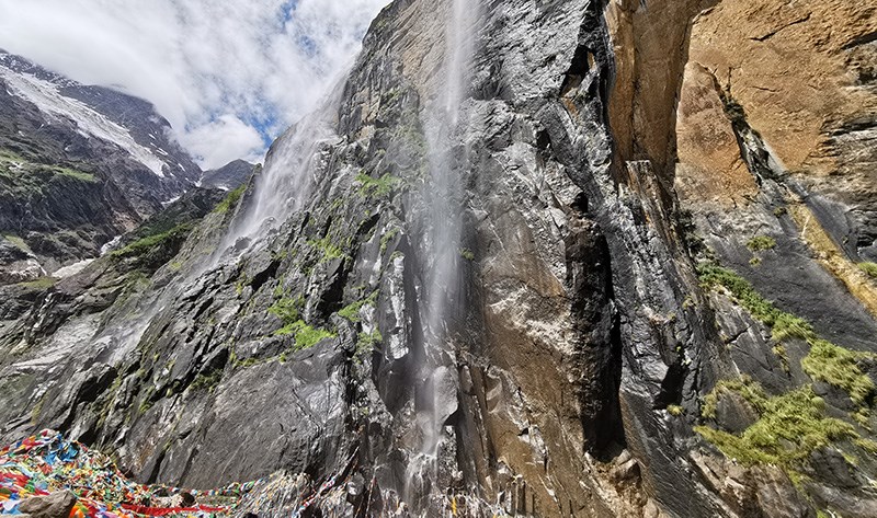 Yubeng Shenpu Waterfall