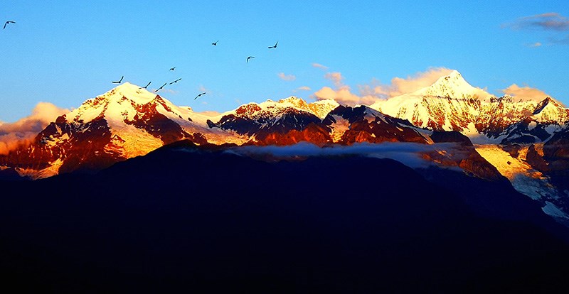 Sunrise of Meili Snow Mountain (Meili Xueshan)